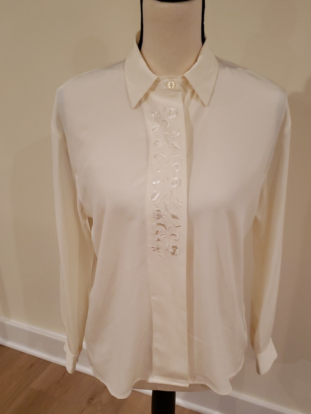 Liz Claiborne Vintage Ivory Button-Front Blouse with Embroidered Placket
